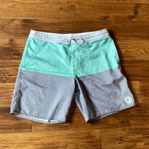 Billabong swim trunks 